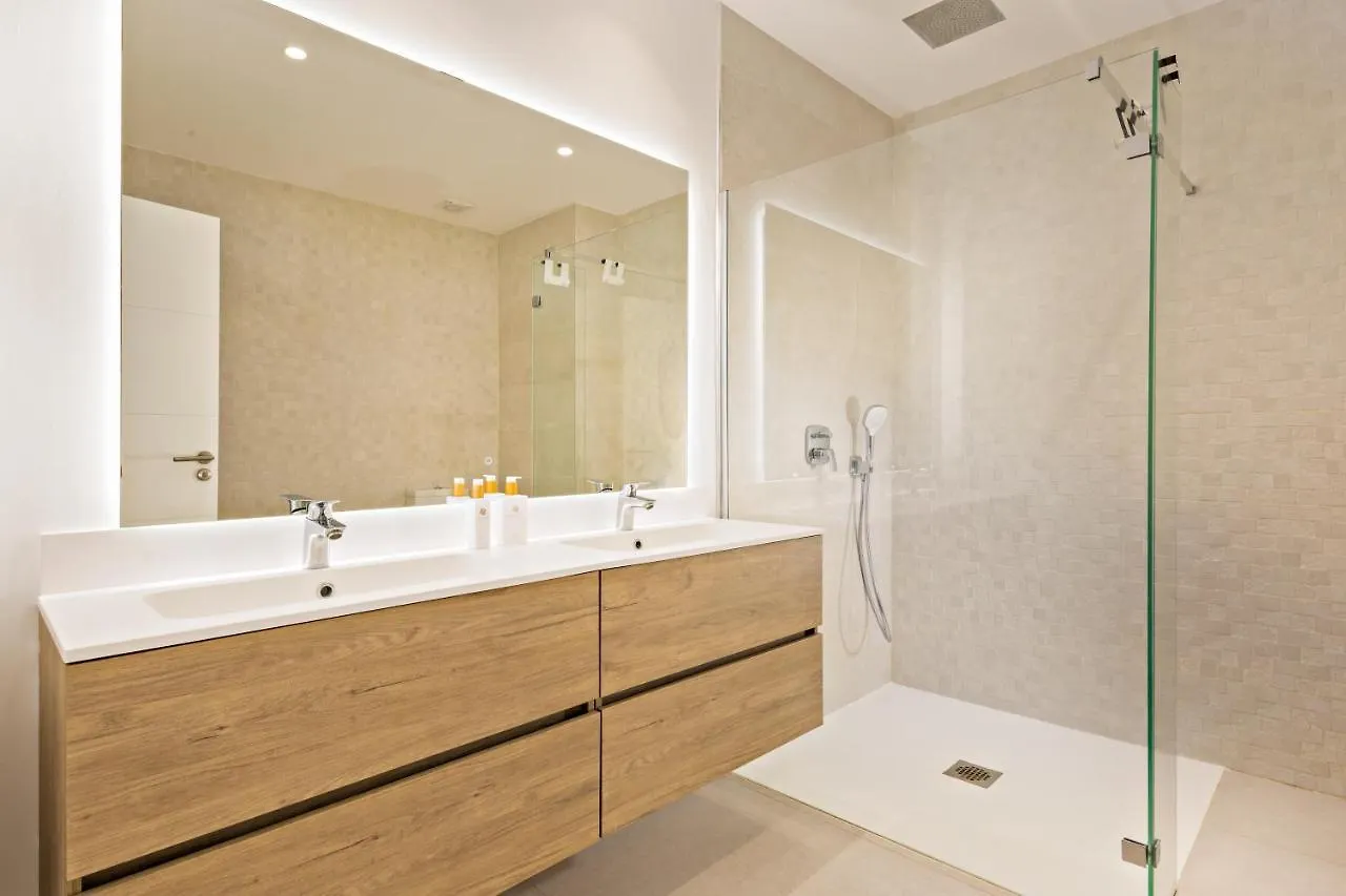 Luxury Seaview 3 Bedroom Apartment - Along Golf Course Of Finca Cortesin 카사레스 스페인