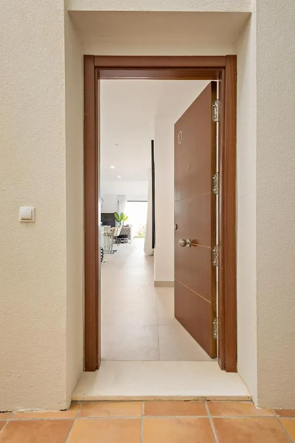 Luxury Seaview 3 Bedroom Apartment - Along Golf Course Of Finca Cortesin 카사레스