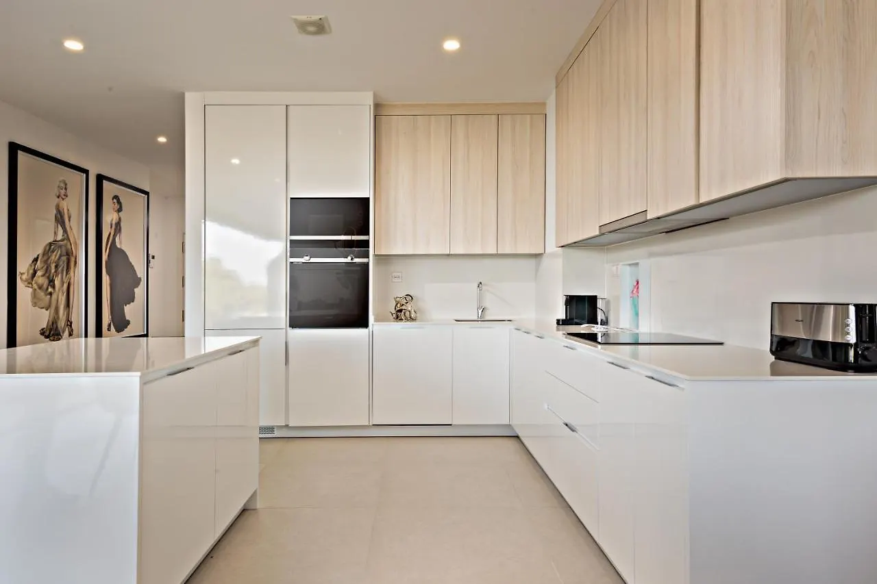 Luxury Seaview 3 Bedroom Apartment - Along Golf Course Of Finca Cortesin 카사레스