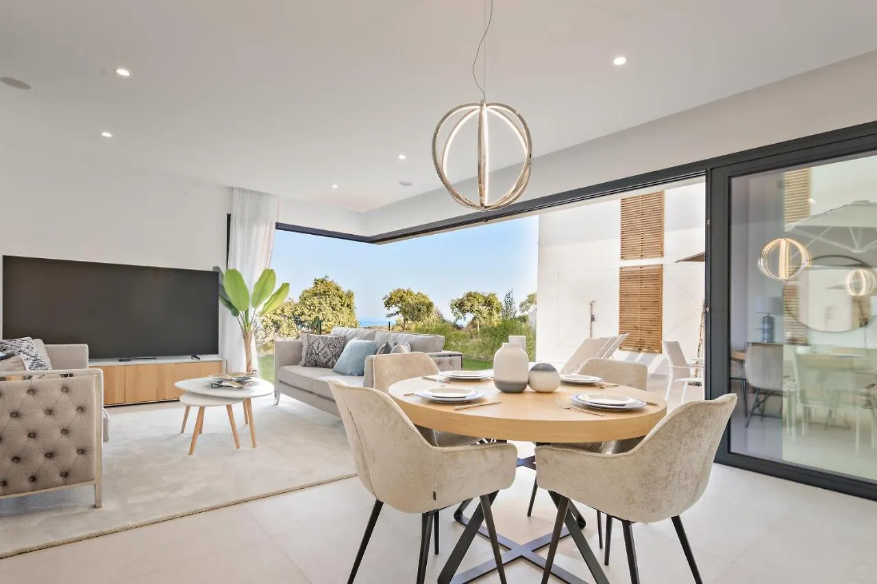 Luxury Seaview 3 Bedroom Apartment - Along Golf Course Of Finca Cortesin Casares 0*,  Spanyolország
